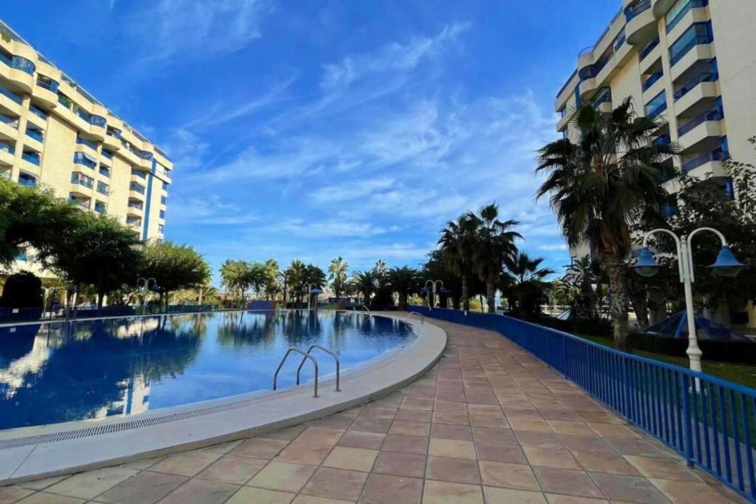 Apto. Luminoso Con Vistas En Playa De La Patacona Valencia Eksteriør billede